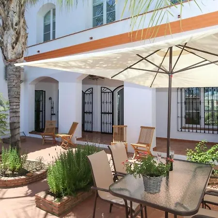 With Private Swimming Pool And Boules Court 40 Minutes From M Laga *