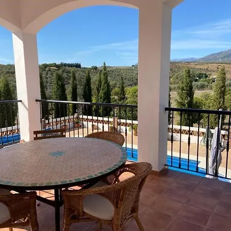 With Private Swimming Pool And Boules Court 40 Minutes From M Laga Villa *