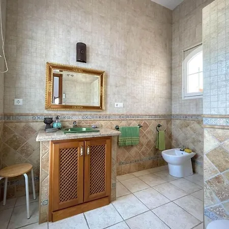 With Private Swimming Pool And Boules Court 40 Minutes From M Laga Villa