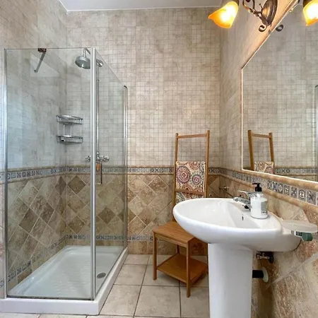 With Private Swimming Pool And Boules Court 40 Minutes From M Laga Villa