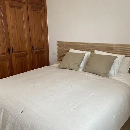 With Private Swimming Pool And Boules Court 40 Minutes From M Laga Villa