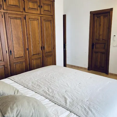 With Private Swimming Pool And Boules Court 40 Minutes From M Laga